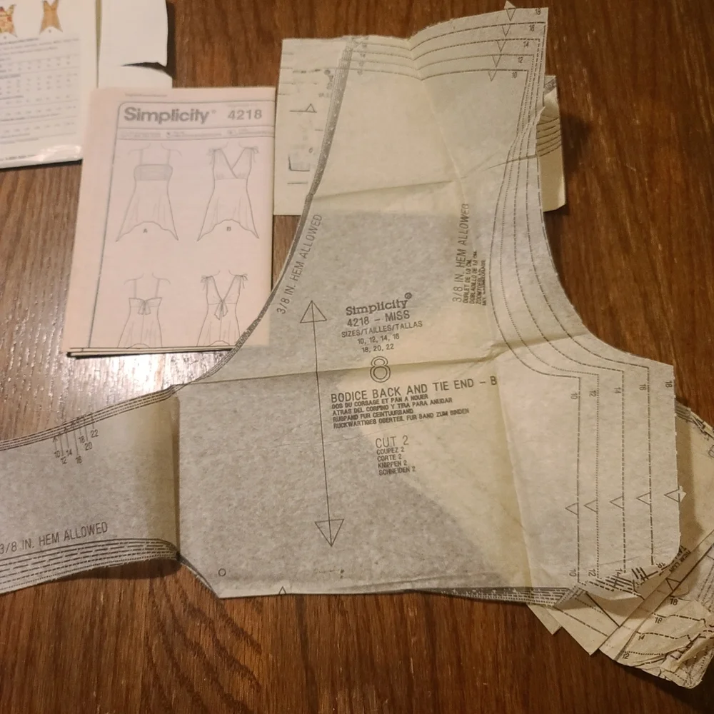 Simplicity cut Summer Top Pattern Size 10-22 Pattern No 4218